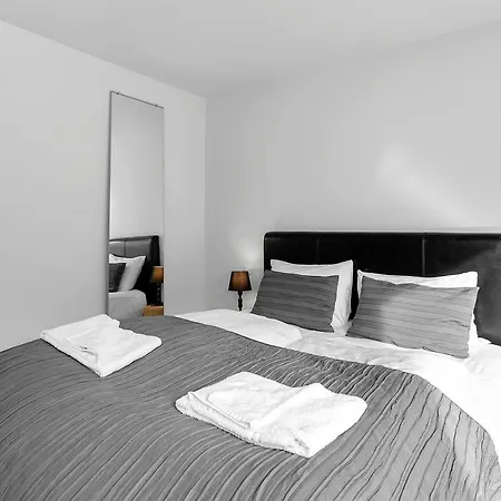 Baron Downtown Apartment